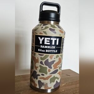 YETI Rambler 64oz Tan Camo Bottle